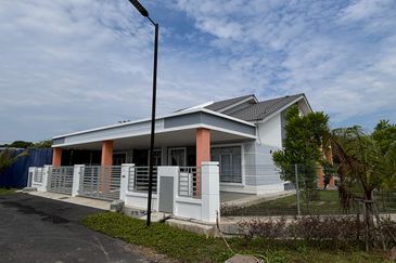 RM2xxK 24 x 70 Single Storey House nr Jasin Bemban Melaka