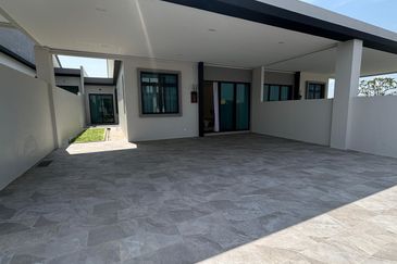 28 x 75 Single Storey House Gated Guarded nr Ayer Keroh Mitc Melaka