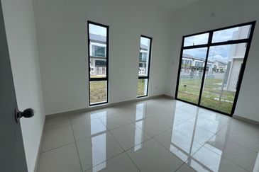 Freehold Corner Brand New Gated Guarder Double Storey House nr Bertam Cheng Melaka