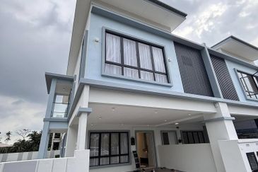 Freehold Gated Guarded Double Storey House nr Batu Berendam Durian Tunggal Melaka