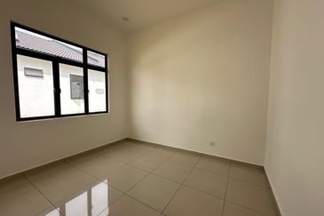 Bumi Lot Freehold Gated Guarded Single Storey House nr Jasin Bemban Melaka