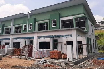 Rm3xxk Rumah Dua Tingkat Mcl Lot di Krubong Melaka Tengah Town