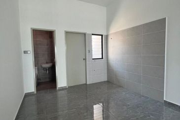 Freehold Completed Gated Guarded Double Storey House nr Jasin Bemban Ayer Keroh Melaka