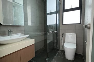 The M @ Medini Macrolink