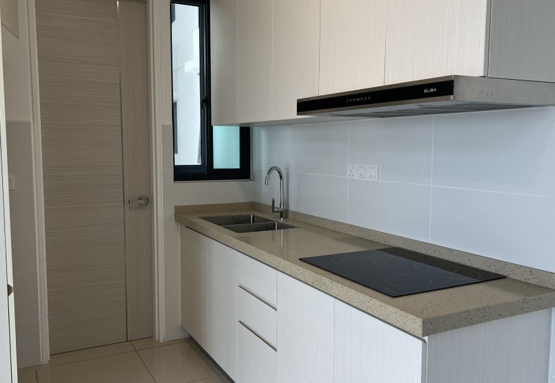 The M @ Medini Macrolink