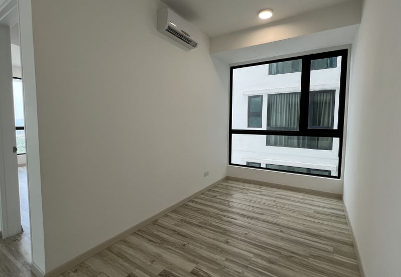 The M @ Medini Macrolink