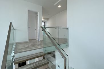 The M @ Medini Macrolink