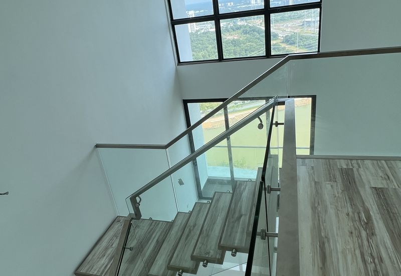 The M @ Medini Macrolink