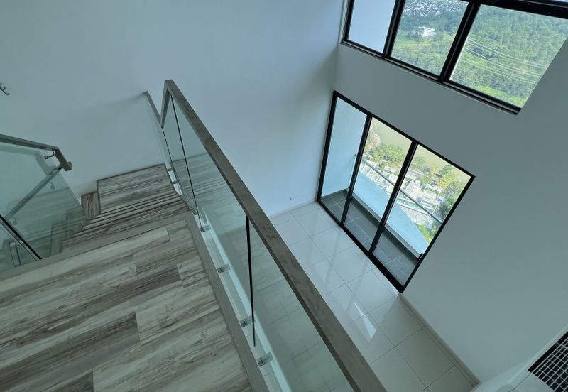 The M @ Medini Macrolink