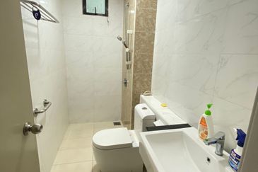 D'Summit Residences @ Kempas Utama