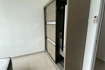 D'Summit Residences @ Kempas Utama