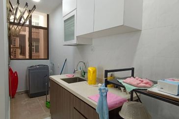 D'Summit Residences @ Kempas Utama