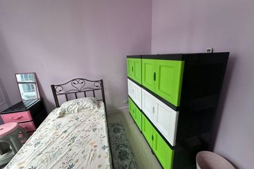 Dedaun Hijau (Greenfield Regency)