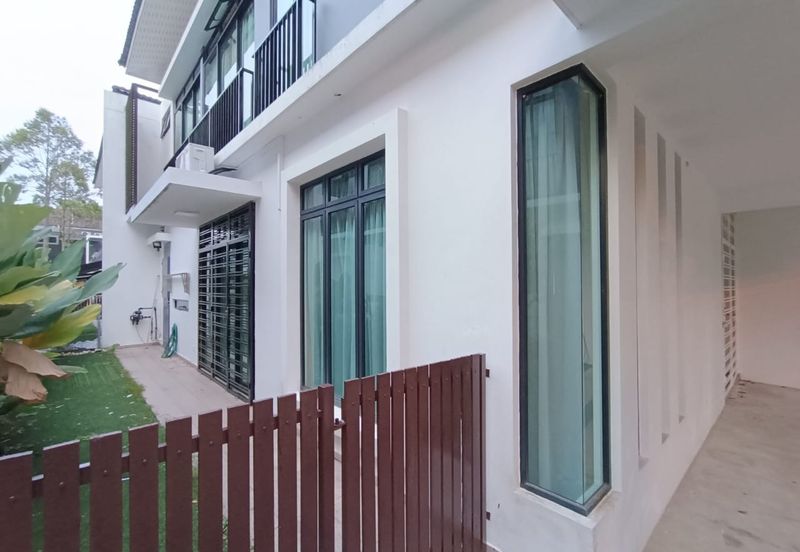 The WaterEdge Residences