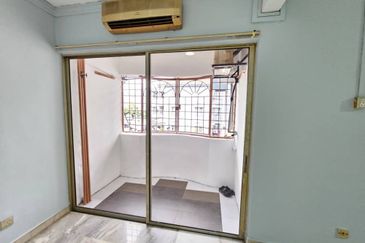 Indah Apartment