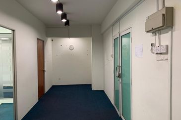 Impian Meridian Commerz