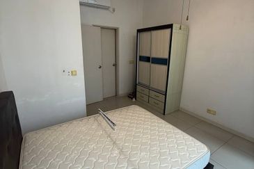 Dedaun Hijau (Greenfield Regency)