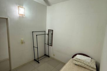 Dedaun Hijau (Greenfield Regency)