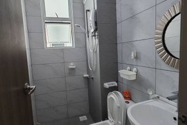 SKS Habitat Apartment, Larkin