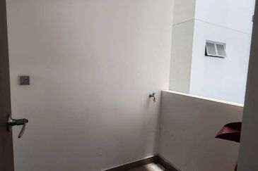 SKS Habitat Apartment, Larkin