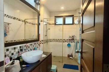 Racing Circle View Double Storey Bungalow For Sale 