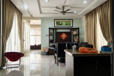 Racing Circle View Double Storey Bungalow For Sale 