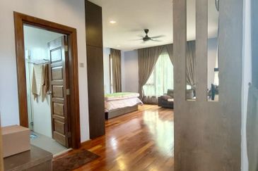 Racing Circle View Double Storey Bungalow For Sale 