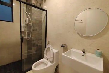 THE COVE HILLSIDE RESIDENCE