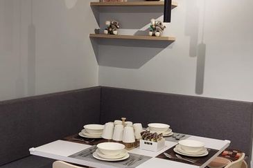 THE COVE HILLSIDE RESIDENCE