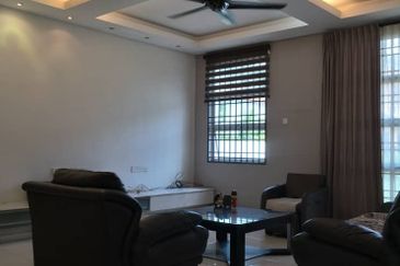 Freehold Double Storey Semi D House at Tasek For Sale 