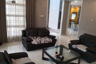 Freehold Double Storey Semi D House at Tasek For Sale 