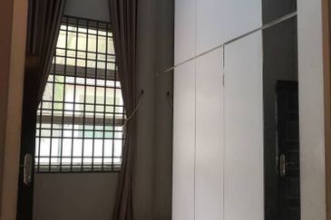 Freehold Double Storey Semi D House at Tasek For Sale 