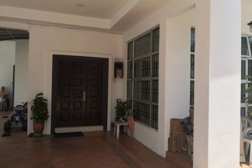 Freehold Double Storey Semi D House at Tasek For Sale 