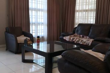 Freehold Double Storey Semi D House at Tasek For Sale 