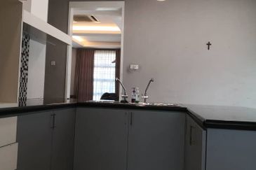 Freehold Double Storey Semi D House at Tasek For Sale 