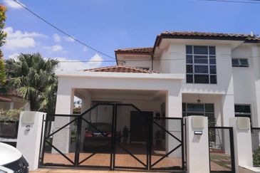 Freehold Double Storey Semi D House at Tasek For Sale 
