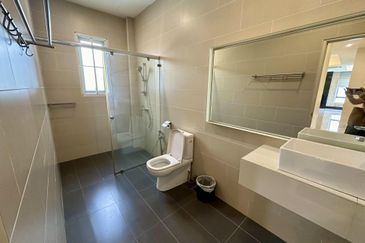 KONDOMINIUM D'TUJUH (SEVEN @ THOMPSON)