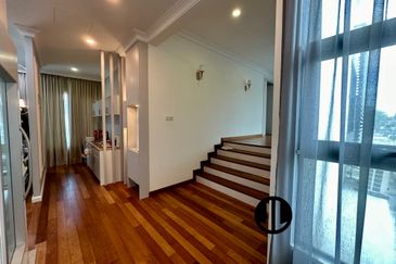 3 Storey Bungalow For Sale 