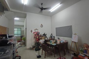 Austin Residence @Taman Mount Austin