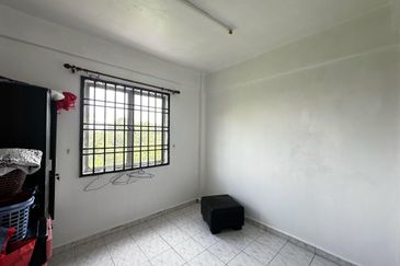 Sri Intan (Bandar Seri Alam)