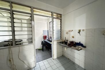 Sri Intan (Bandar Seri Alam)