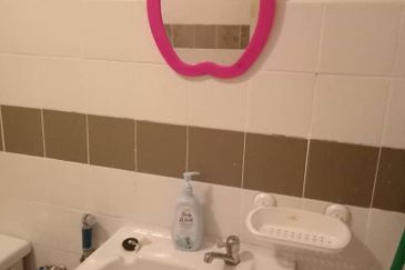 Straits View Condominium