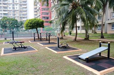 Straits View Condominium