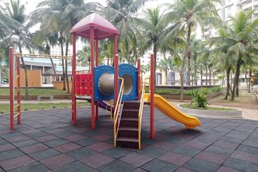 Straits View Condominium