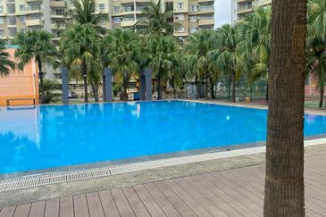 Straits View Condominium