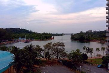 Straits View Condominium