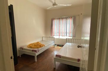 Straits View Condominium