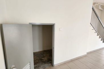 RESIDENSI PR1MA LUKUT PORT DICKSON