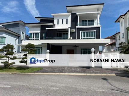 RENOVATED THREE STOREY BUNGALOW-TAMAN TAMING MUTIARA KAJANG, Selangor, Kajang