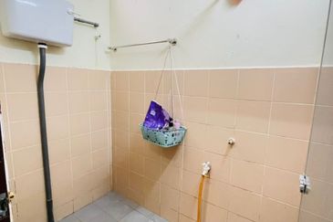 TAMAN INTAN PERDANA (PKN. TELUK KEMANG)